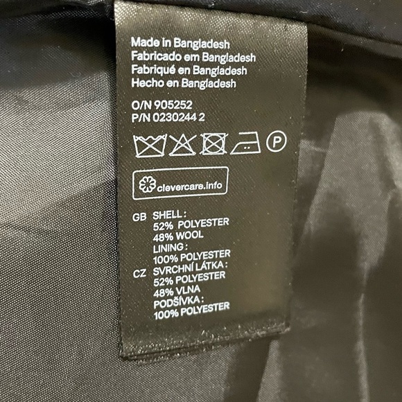 H&M grey cozy warm zip up coat with big collar and pockets - Picture 4 of 10